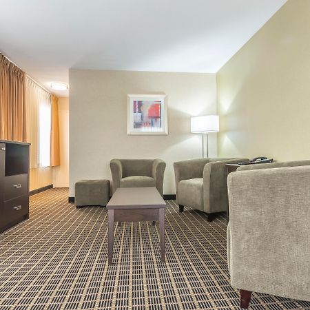 Quality Inn & Suites Downtown Windsor Kültér fotó