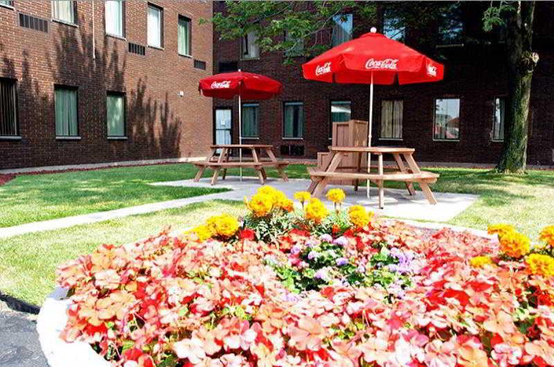 Quality Inn & Suites Downtown Windsor Kültér fotó