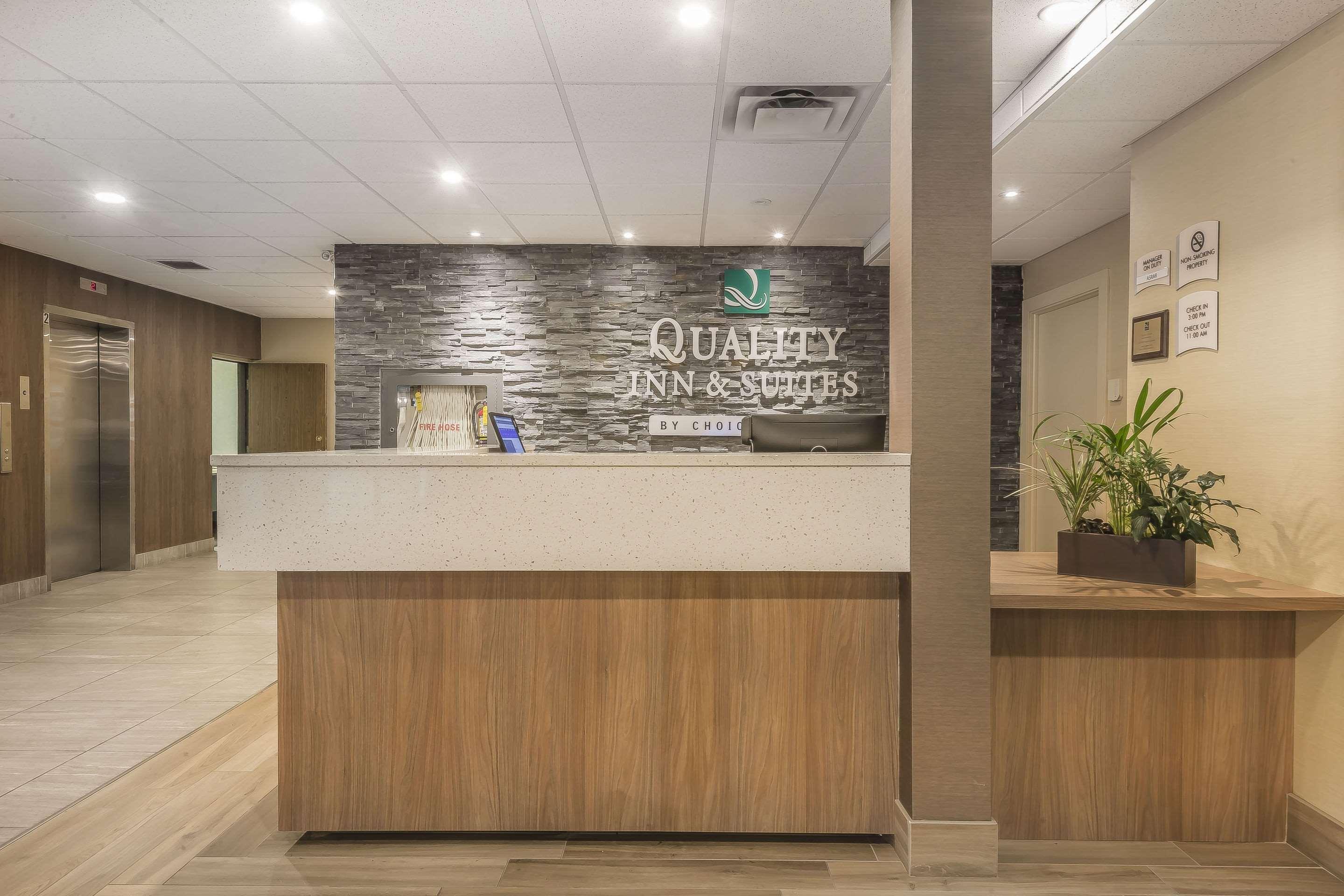 Quality Inn & Suites Downtown Windsor Kültér fotó